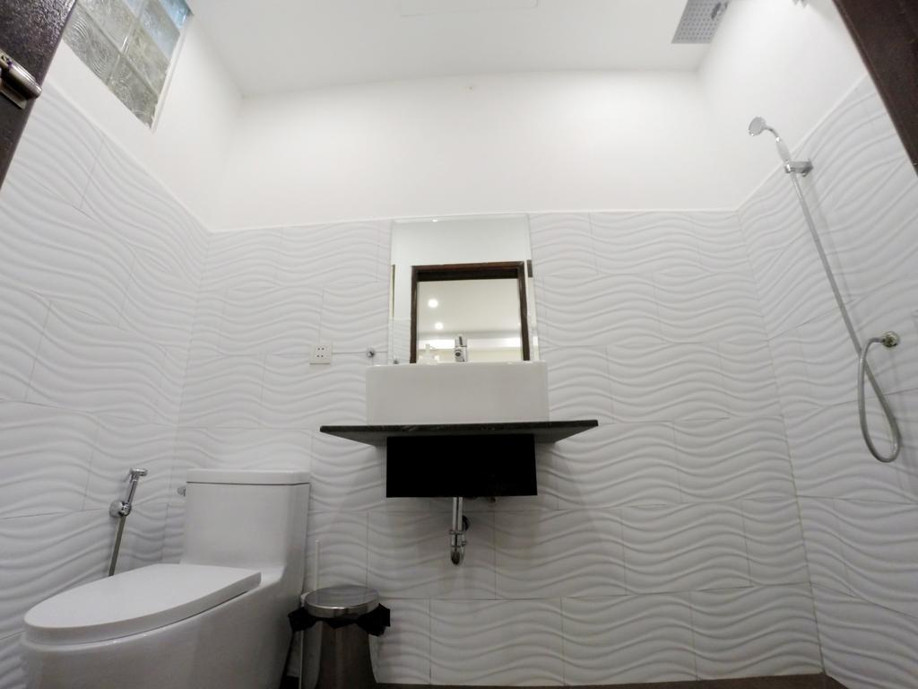 Aura Thematic Hostel Phnom Penh Rum bild